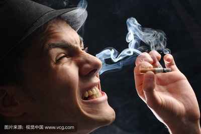 香烟吸进去，阳痿“蹦”出来！