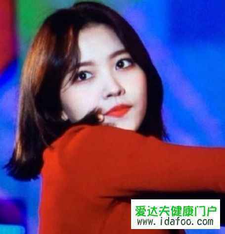 短发女星