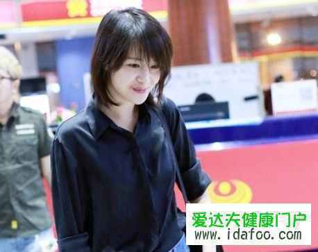 短发女星