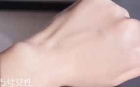 阿玛尼粉底液色号
