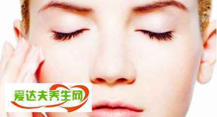如何正确使用眼霜