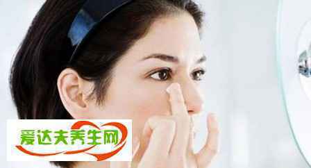 如何正确使用眼霜