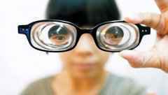 眼科专家为保护儿童视力支招：间断用眼、定期