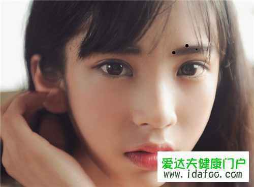眉毛里有痣