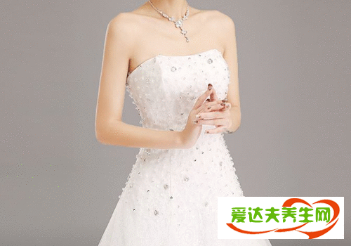 抹胸婚纱