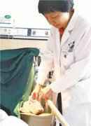 小伙疲劳操作拇指卷进机器 医生“移花接木”脚