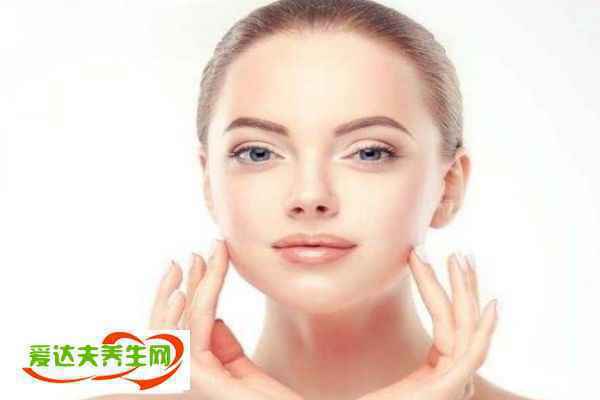 眼部脂肪粒图片