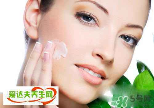 婴儿用的护肤品