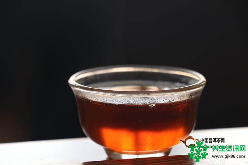 普洱茶的功效与作用及女性喝普洱茶注意事项