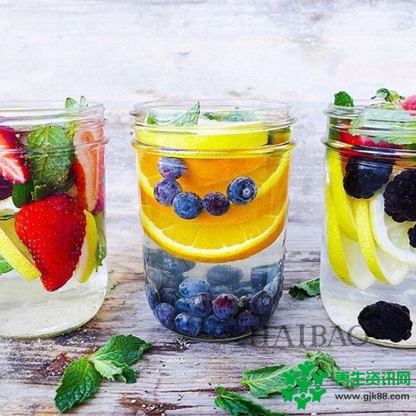 Ins上最火的夏日饮品Detox Water都泡些什么？请先收